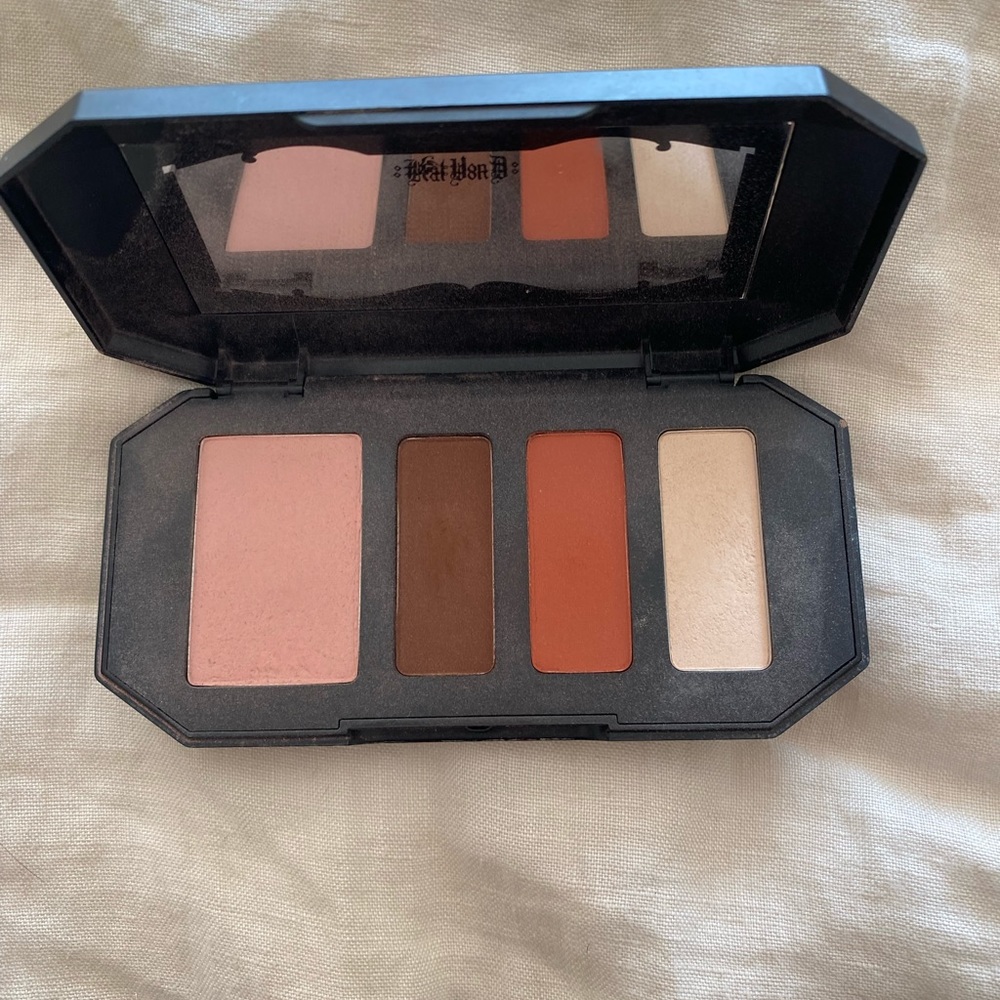 KAT VON D Eyeshadow pallet in Rust